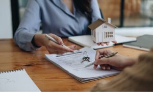Are You Filing for Divorce? When Should You Sell Your House, then?